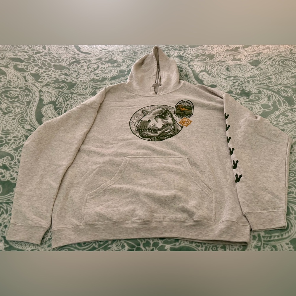 NWT Universal Studios Jurassic World T. Rex Encounter Hooded Sweatshirt Size 3XL